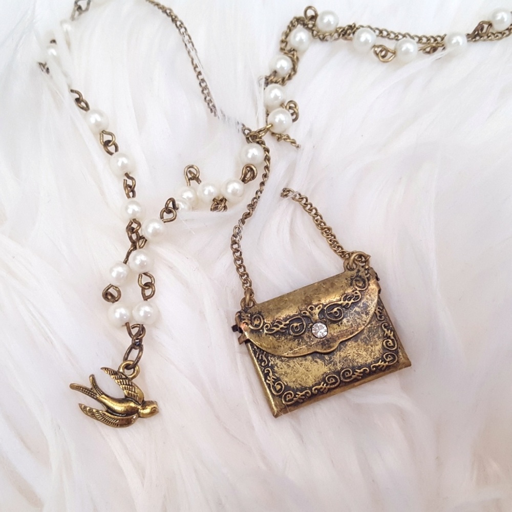 Vintage Style Envelope / Bird Pearl Necklace - Picture 3 of 4
